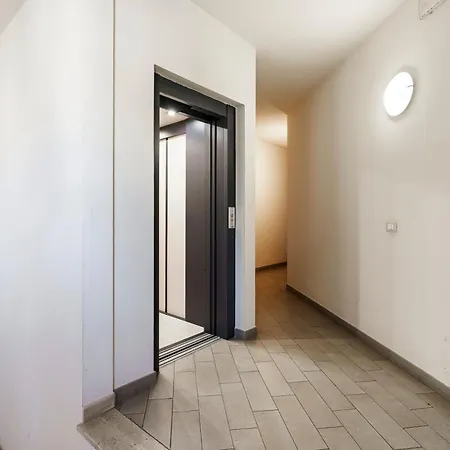 Timo Loft, Appartement *